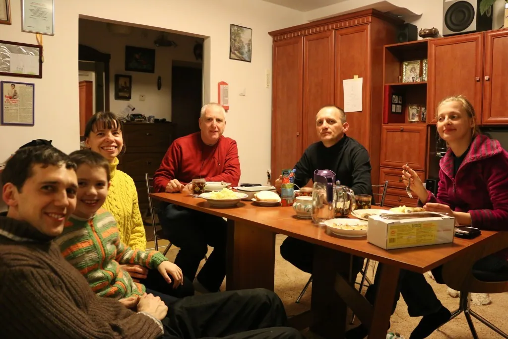 A shared meal with Servas visitors from Poland and Israel